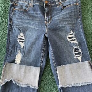 🌺 Women's Liverpool Distressed Capris Blue Jeans